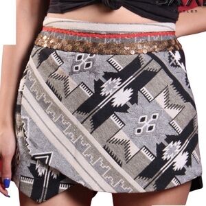 Graphic Skort - Aztec Pattern by Rinascimento